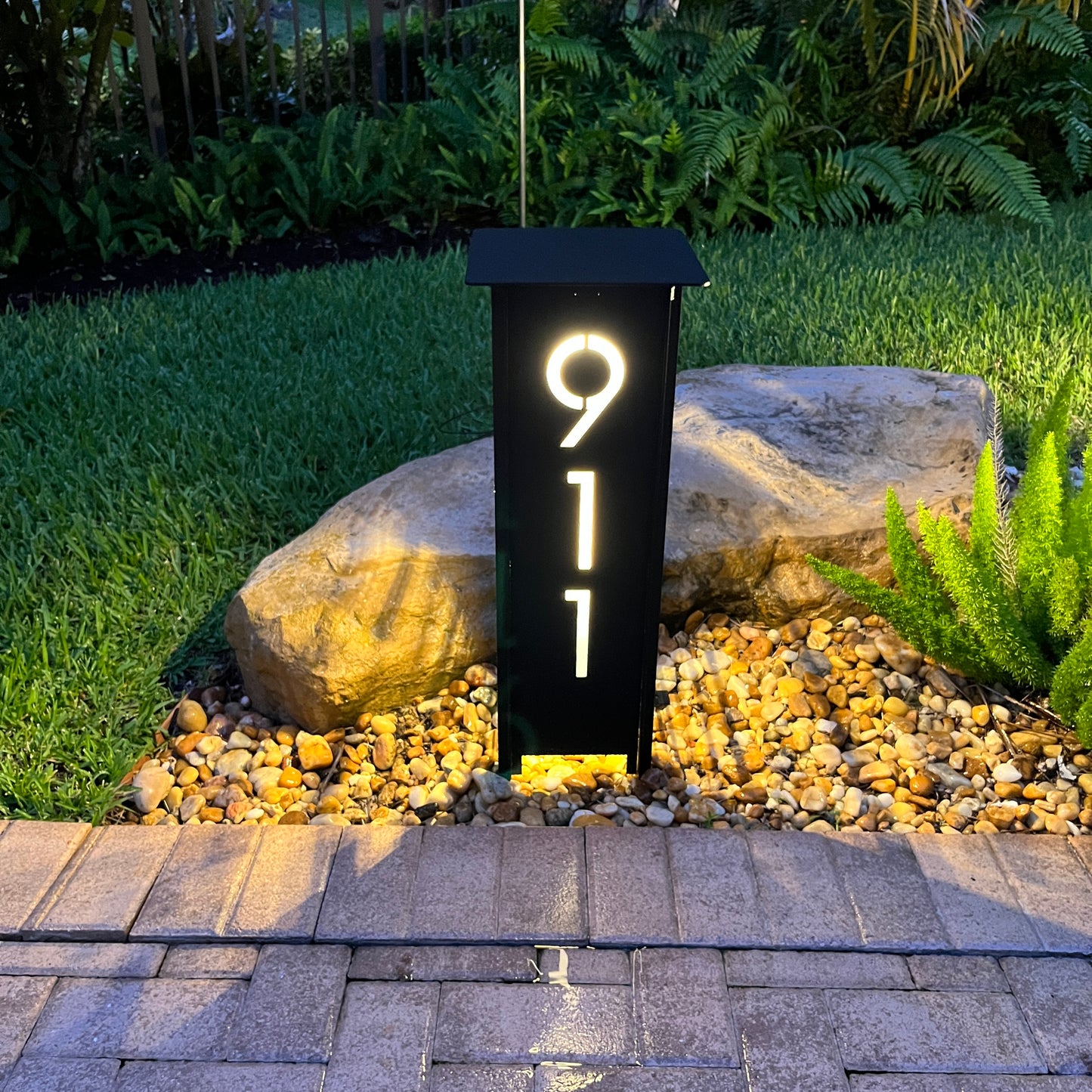 ADDRESS MARKER Landscape Light - Garden Light at night