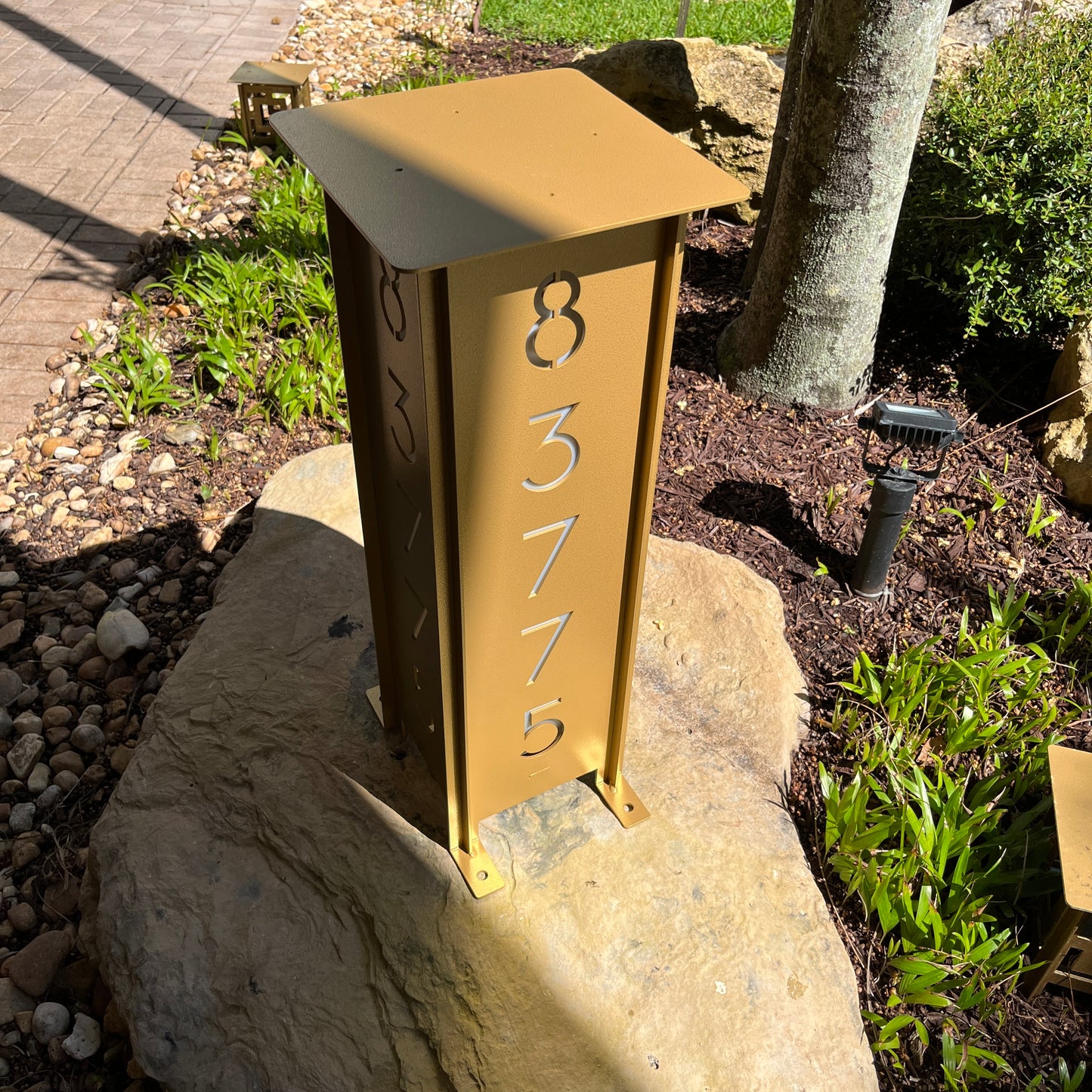 ADDRESS MARKER Landscape Light - Garden Light in day