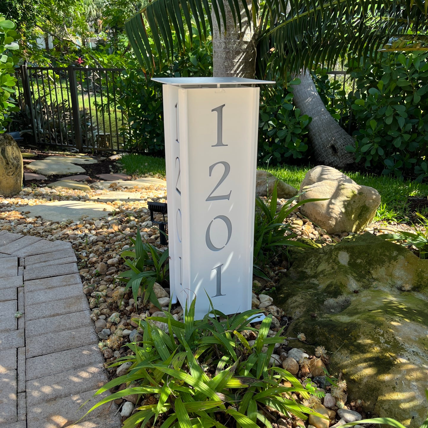 ADDRESS MARKER Landscape Light - Garden Light in day