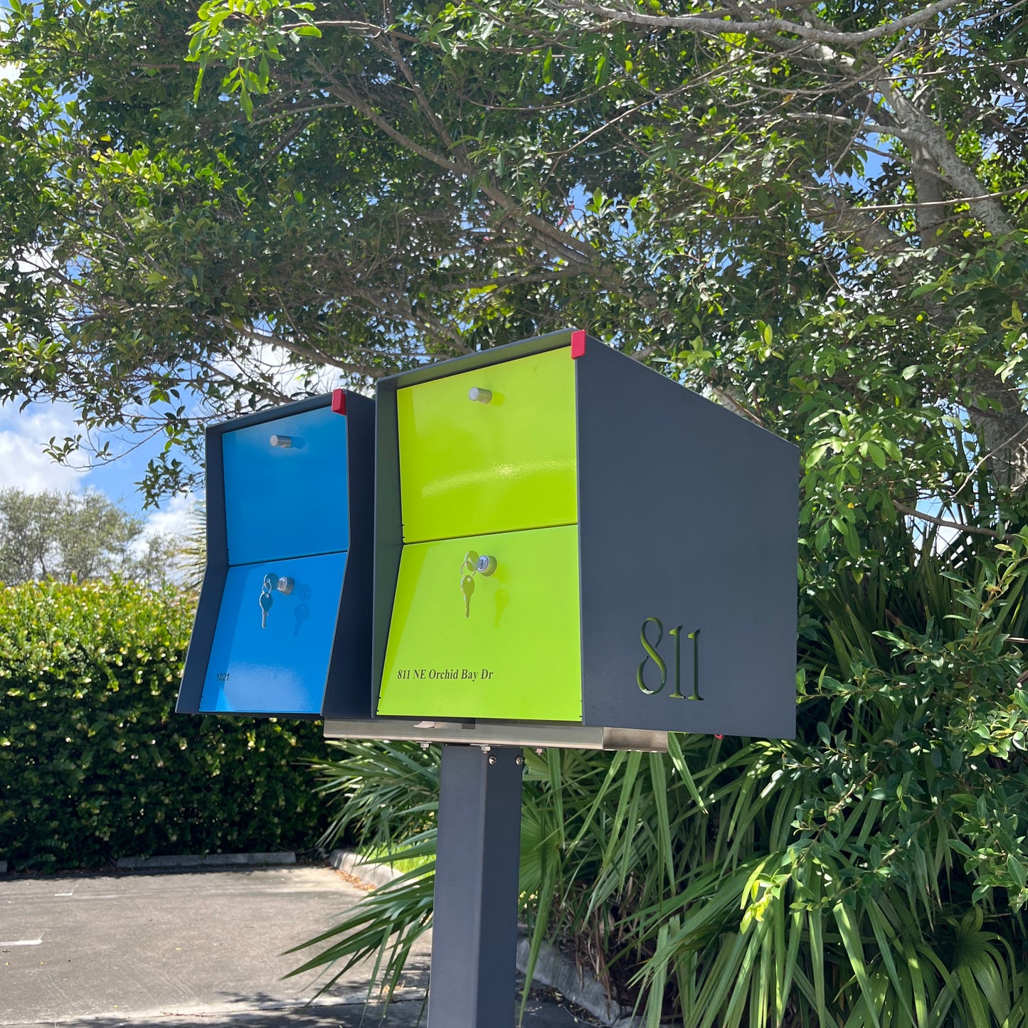 NEW! The UpTown Box Locking Package Dropbox in ARCTIC WHITE - Modern Mailbox