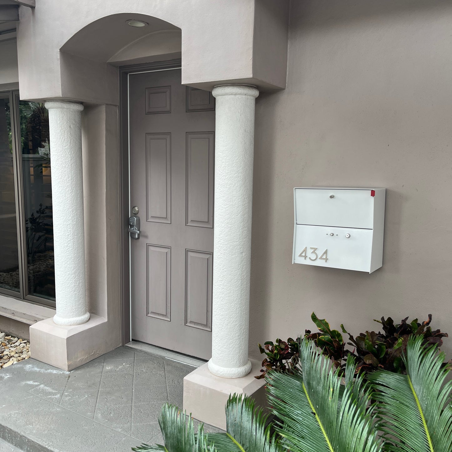 RetroBox Locking Small Package Wall Mounted Mailbox in White
