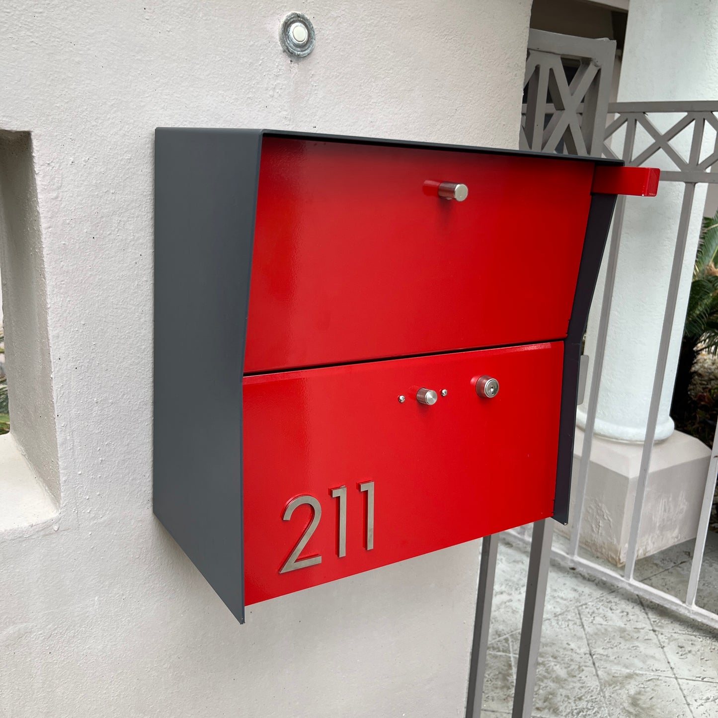 RetroBox Locking Small Package Wall Mounted Mailbox in Designer Gray