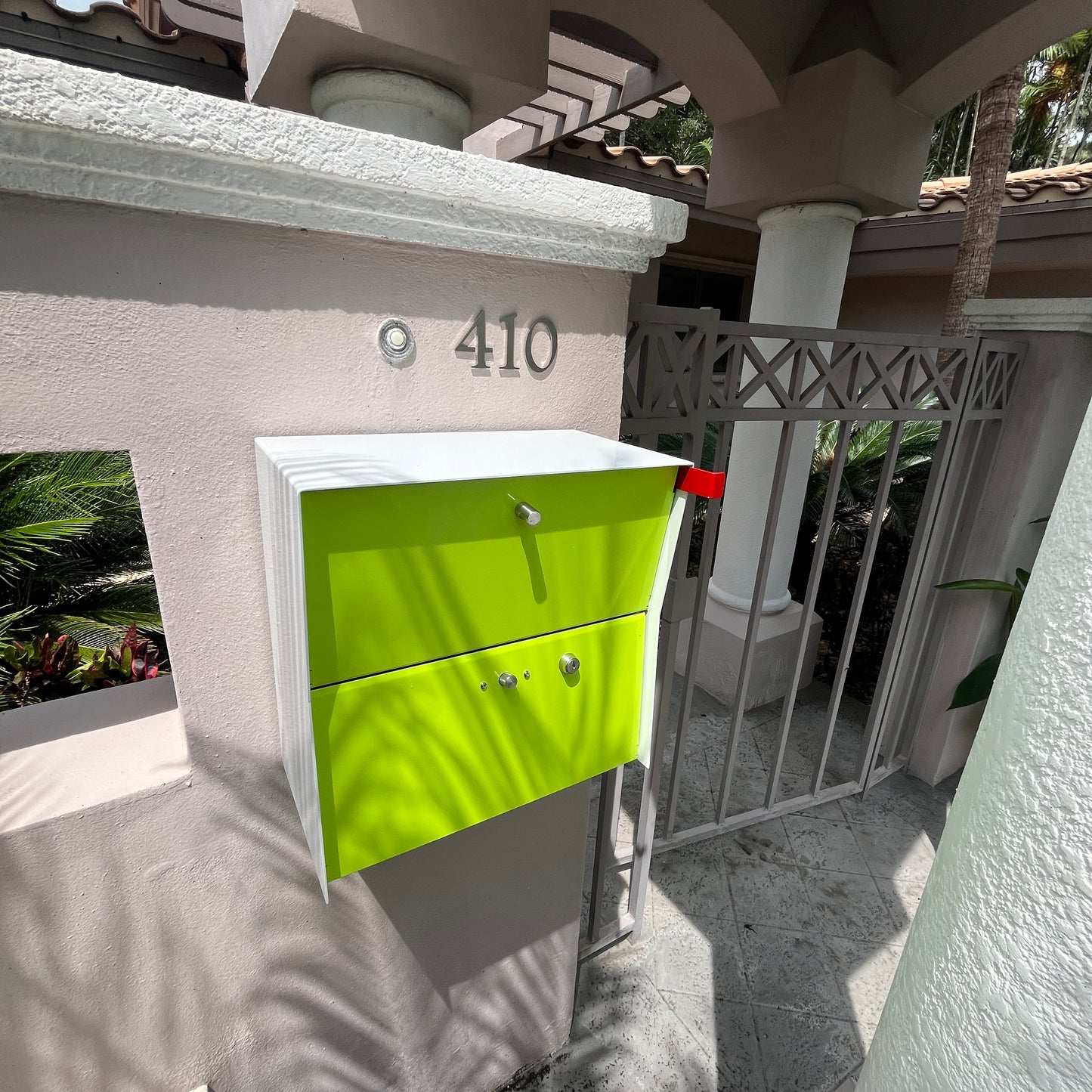 RetroBox Locking Small Package Wall Mounted Mailbox in White