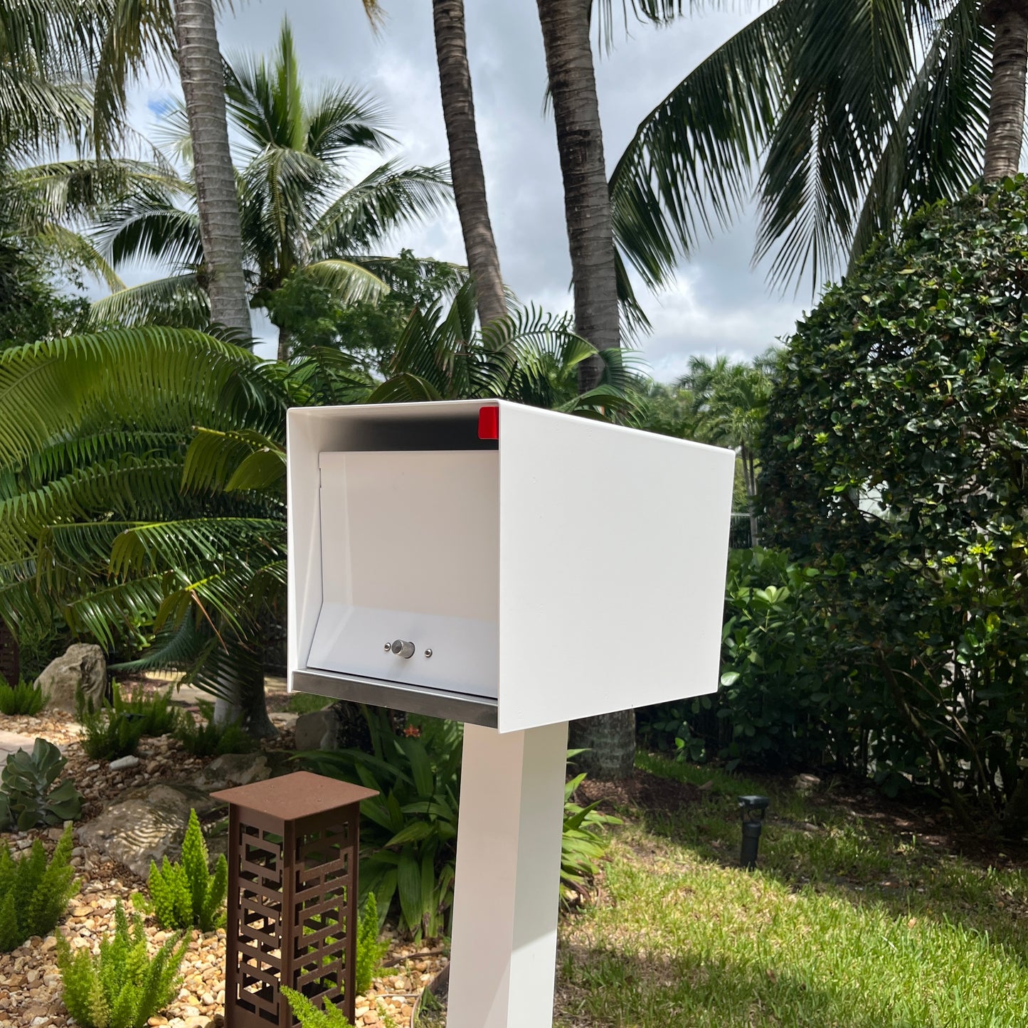 NEW!!!!       QUICK SHIP UptownBox in ARCTIC WHITE on WHITE - Modern Mailbox