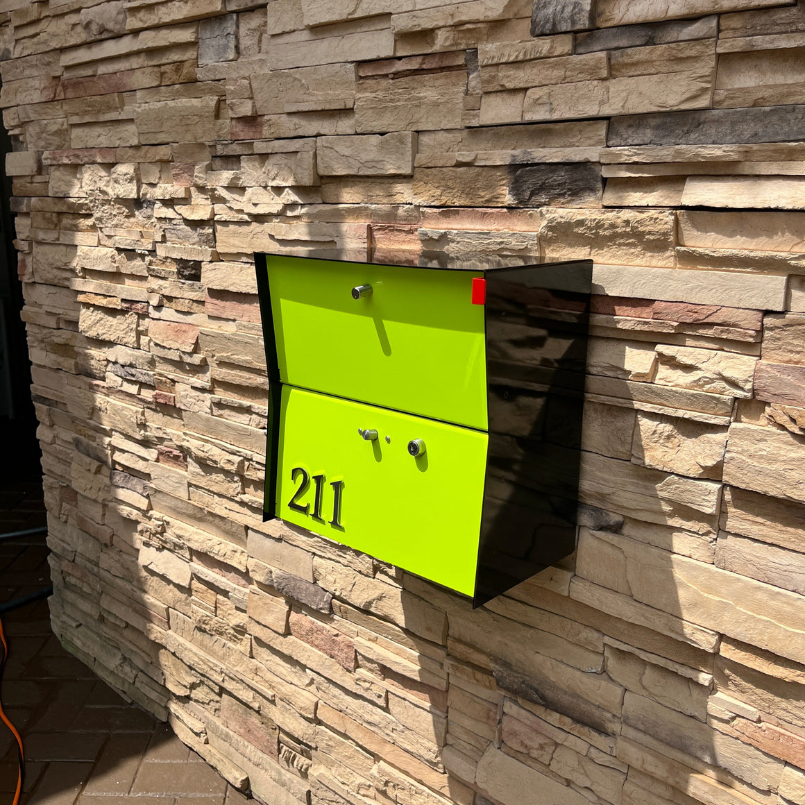 Locking Wall Mounted Mailbox RetroBox in Jet Black | TedStuff ...