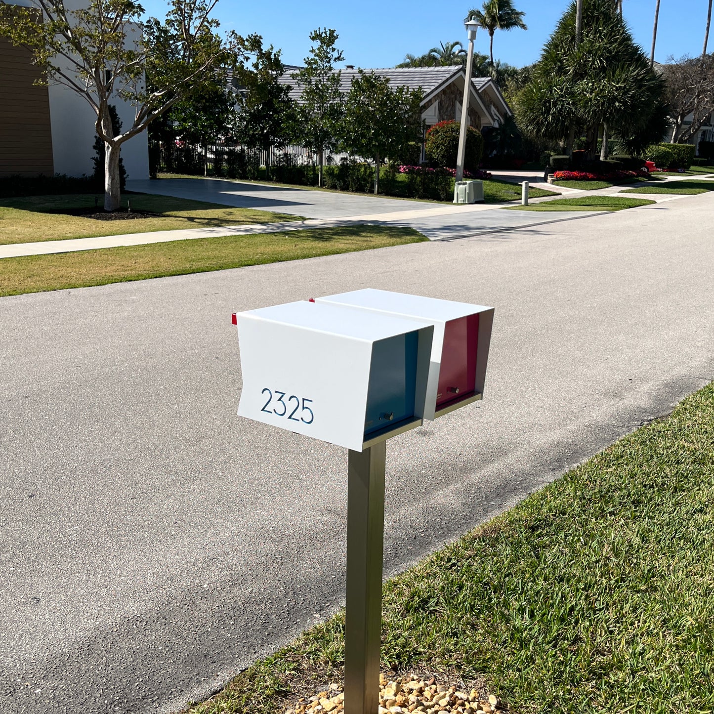Retrobox / UptownBox Optional Double Mount Mailbox Pole Bracket