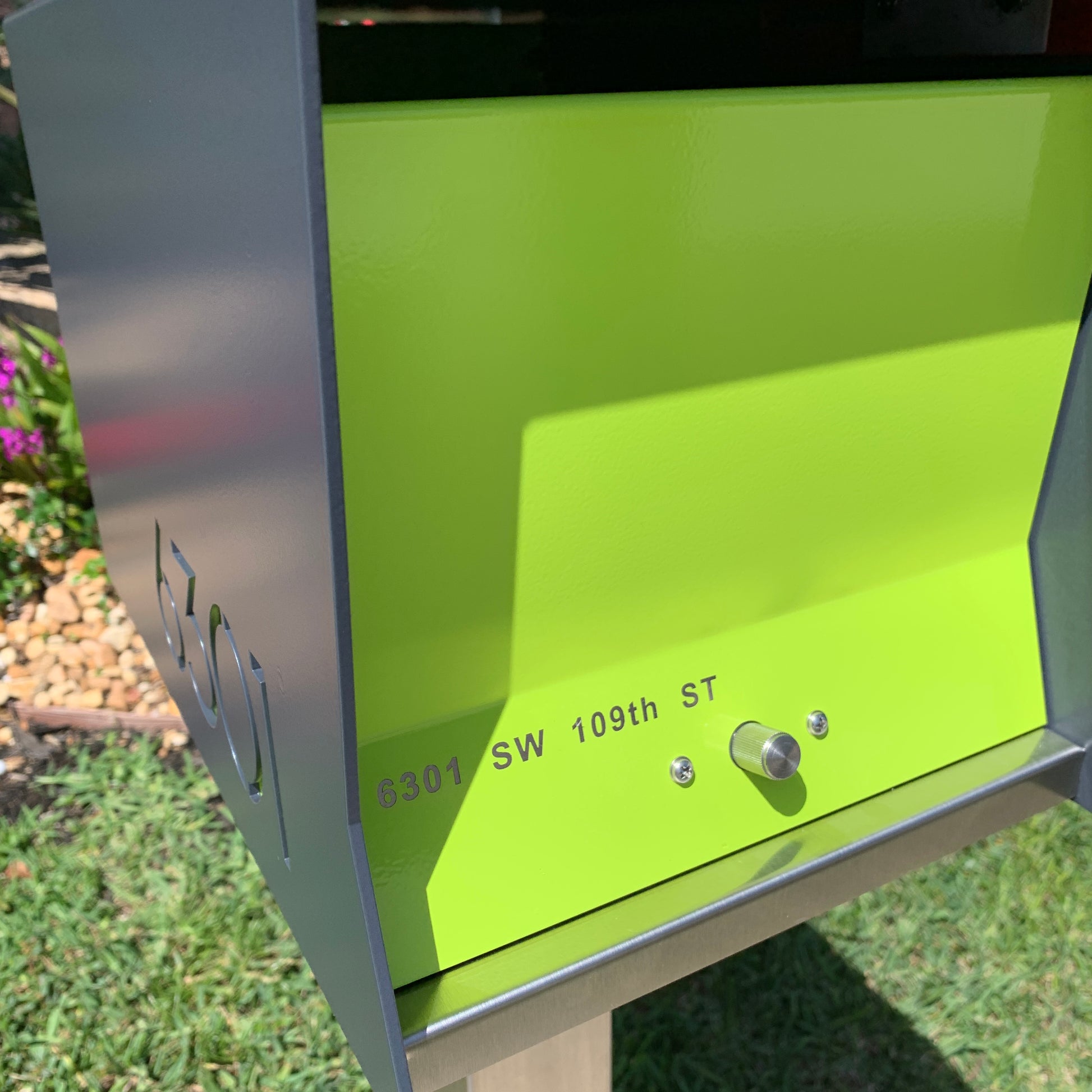 The Original UptownBox in CUSTOM COLORS - Modern Mailbox black green