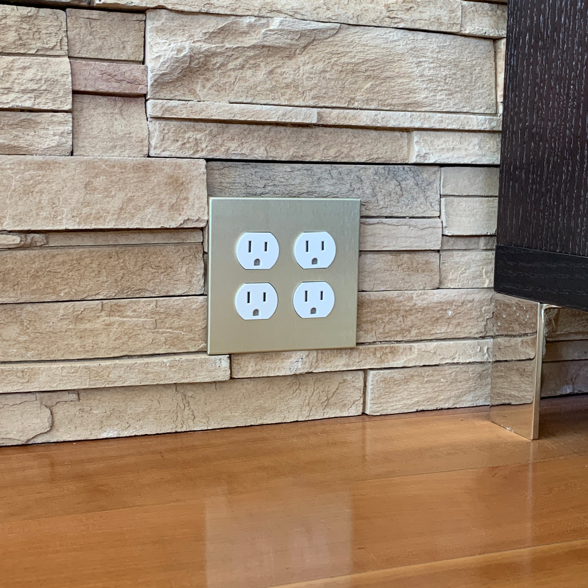 CleanPlate Classic Wall Plate in Midcentury Gold | Electrical Outlet