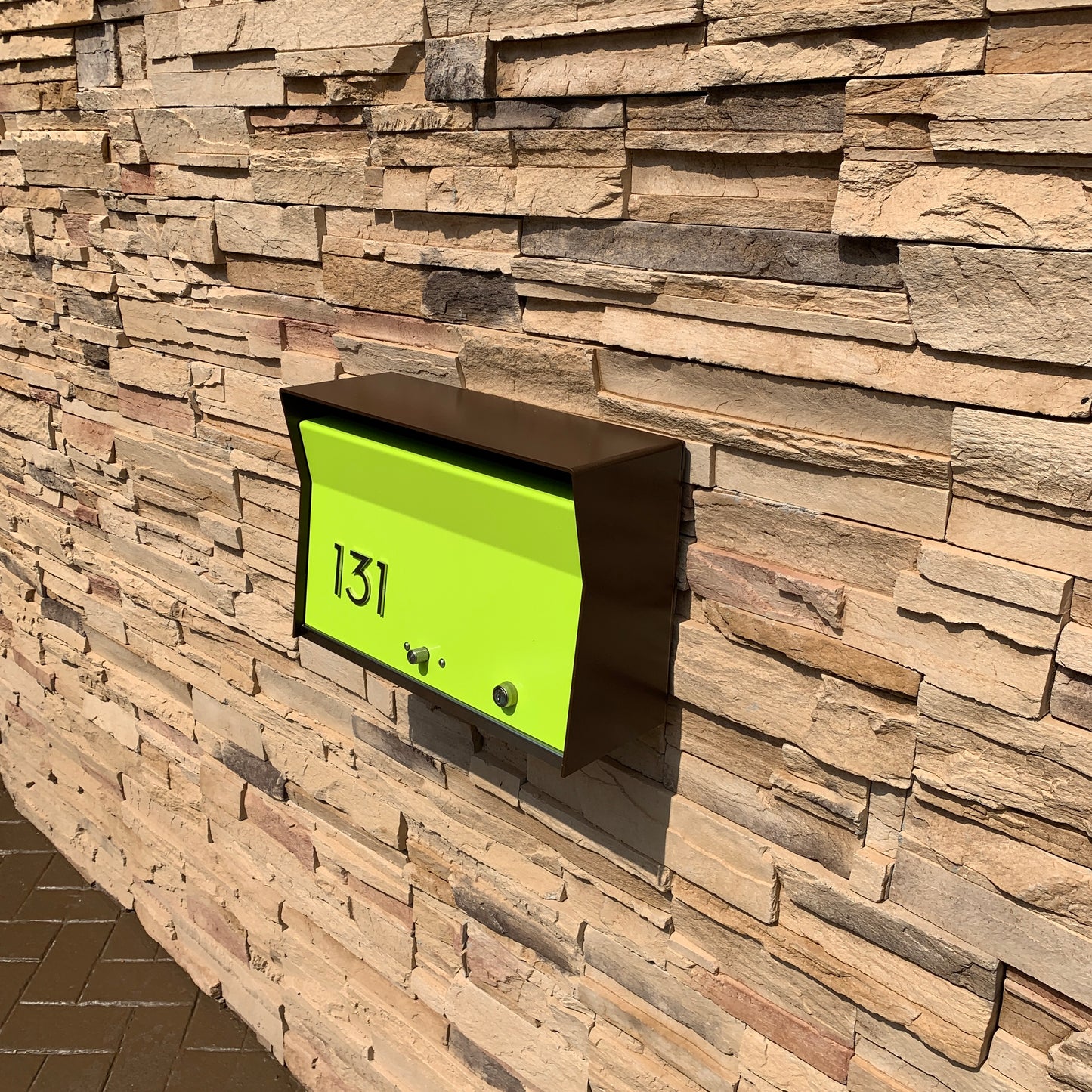RetroBox Locking Wall Mounted Mailbox in COCONUT