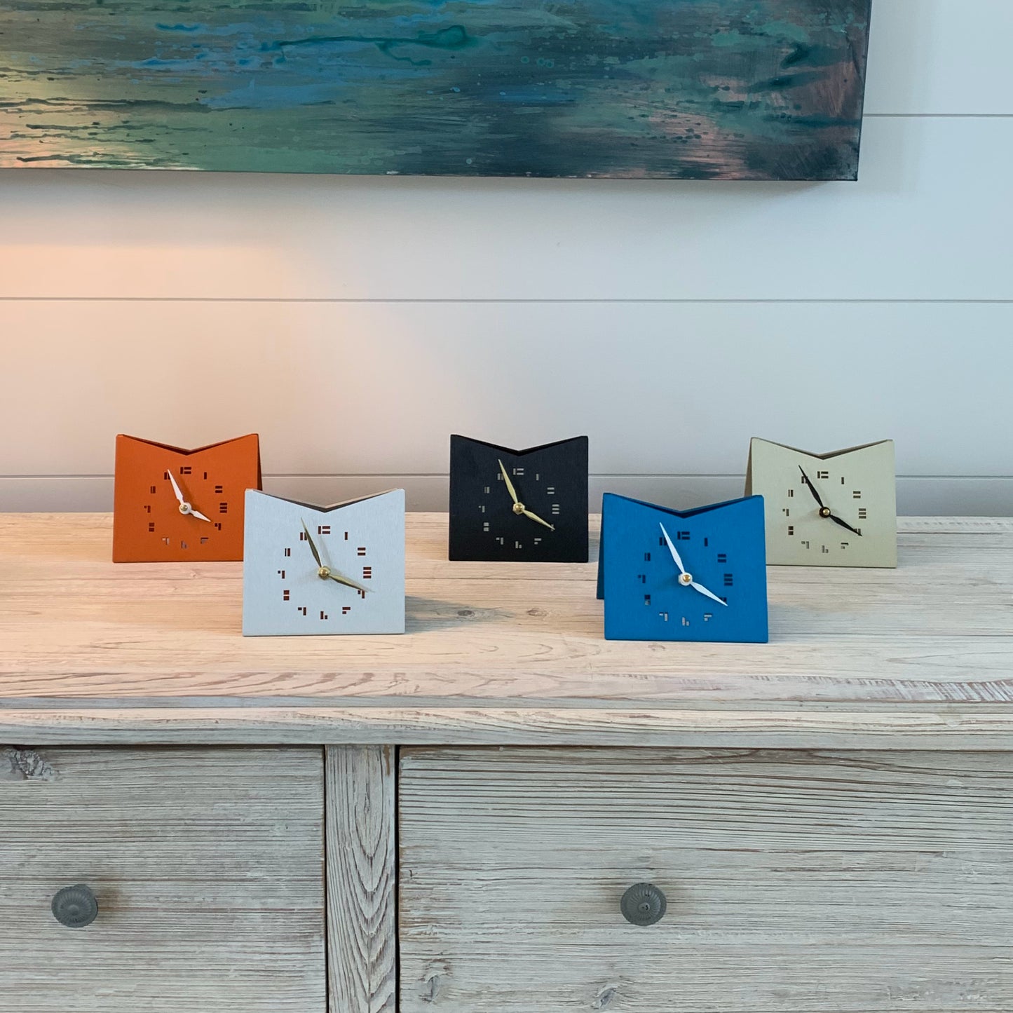 The KittyKat Clock - Modern Desk Clock